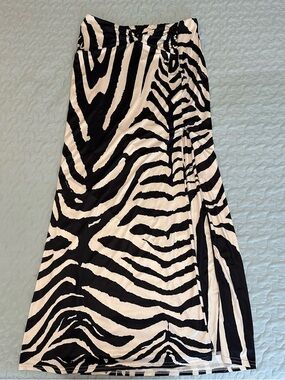 PrettyLittleThing Zebra Print Strapless Women’s Dress